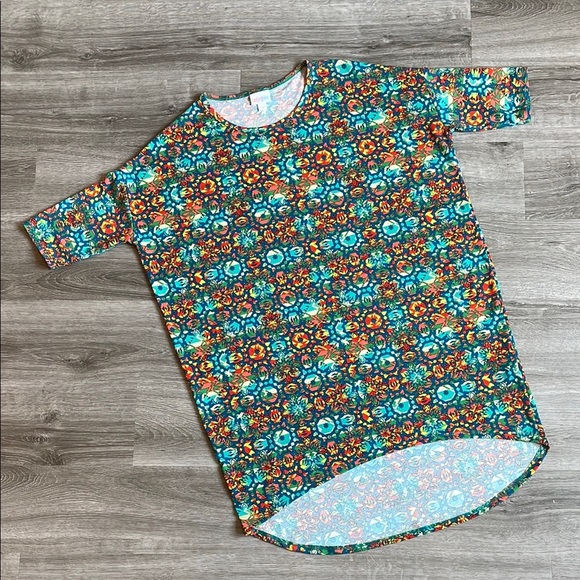 LuLaRoe top - Picture 1 of 4